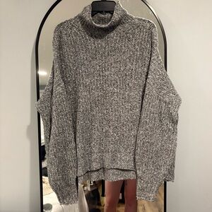 Women’s Medium American Eagle Turtleneck Sweater Oversized Grey